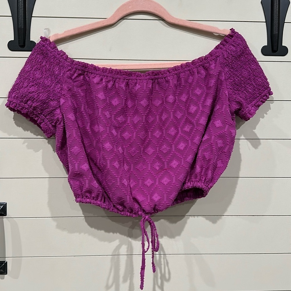 NWT BarIII crop top. On shoulder or off. Ties at bottom. Raspberry color